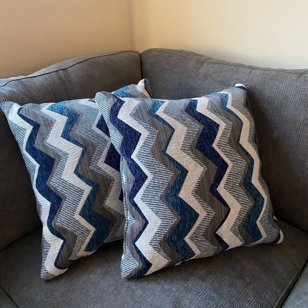 Set of 2 blue and gray chevron pillows